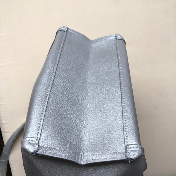 Silver shopper tote by Neiman Marcus - Picture 4 of 12